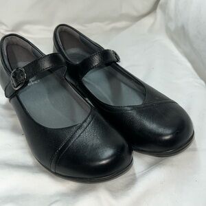Dansko womens Fawna black mary janes flats hook & loop lock sz 37 leather